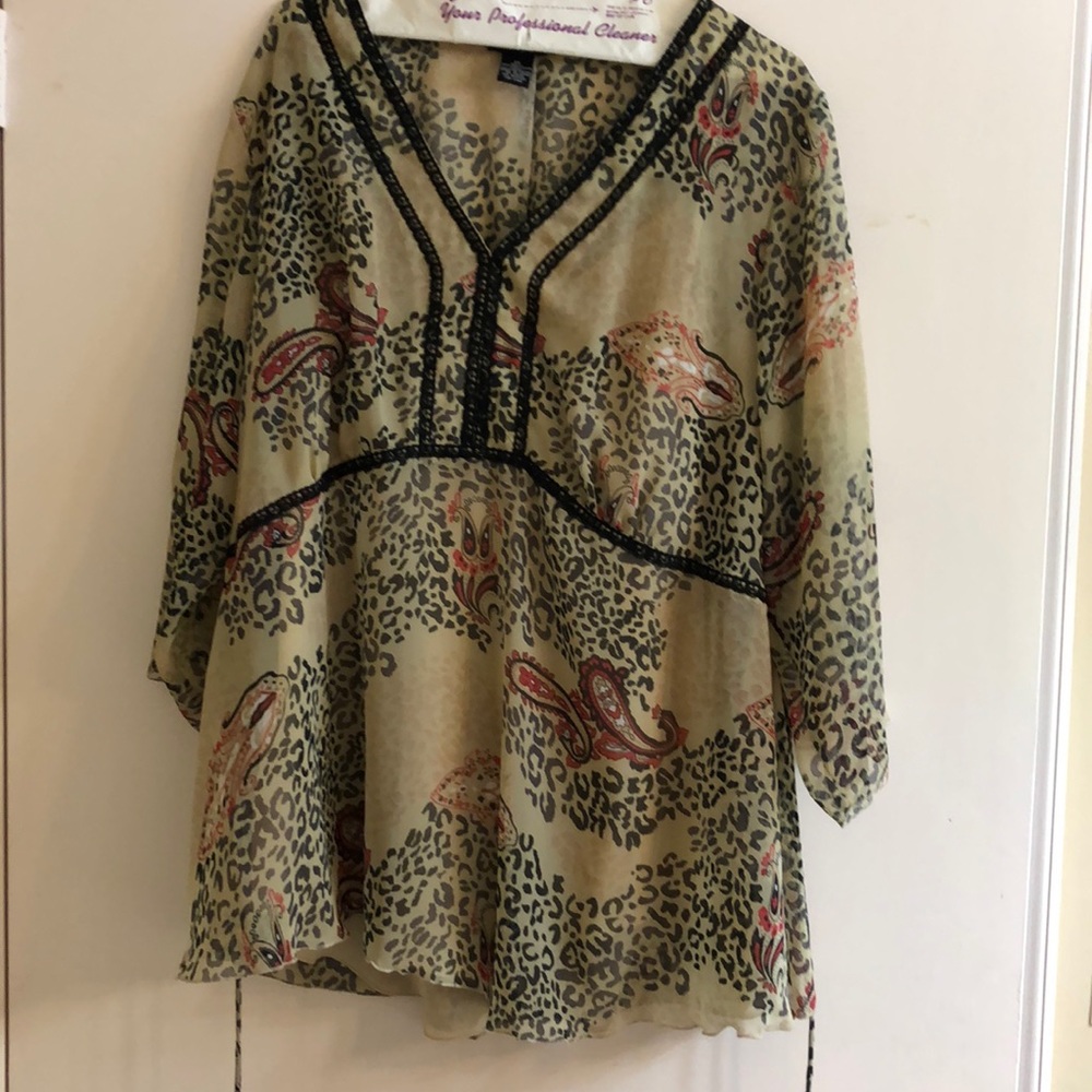 Bay Studio lovely Animal print and paisley blouse